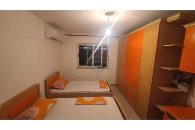 Tirane, jepet me qera apartament 2+1 Kati 2, 85 m² 500 € (Apartament 2+1 per qira te rruga e Elbasanit)