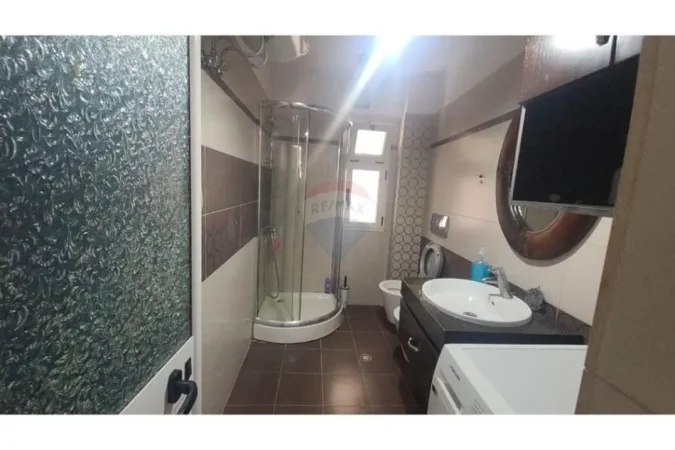 Tirane, jepet me qera apartament 2+1 Kati 2, 85 m² 500 € (Apartament 2+1 per qira te rruga e Elbasanit)