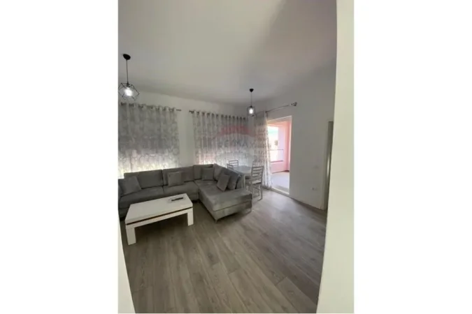 Tirane, jepet me qera apartament 2+1 Kati 5, 90 m² 450 € (Qera apartament 2+1 Kompleksi Mangalem)