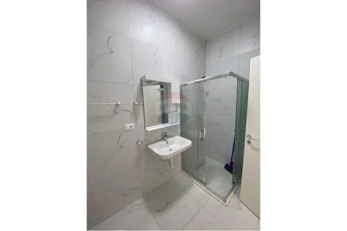 Tirane, jepet me qera apartament 2+1 Kati 5, 90 m² 450 € (Qera apartament 2+1 Kompleksi Mangalem)