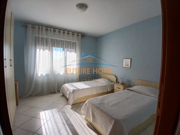 Tirane, jepet me qera apartament 2+1+Ballkon Kati 9, 115 m² 800 € (Barrikadave)