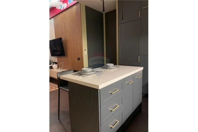 Tirane, jepet me qera apartament 1+1 Kati 3, 74 m² 900 € (Jepet apartament 1+1 ne Kompleksi Delijorgji!)