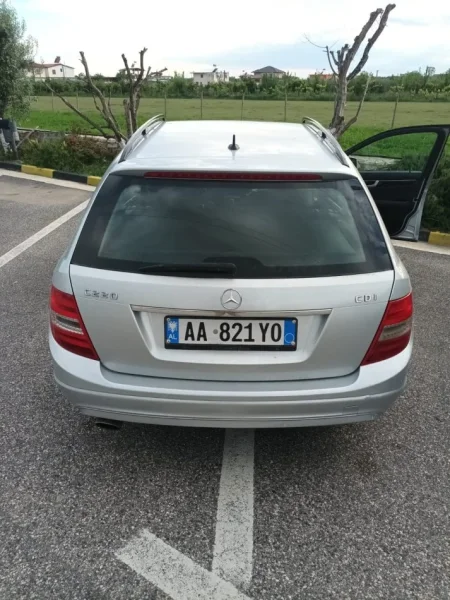 Vlore, shes me portobagazh Mercedes Nafte, gri metalizato manuale Kondicioner 160.000 km 8.000 €