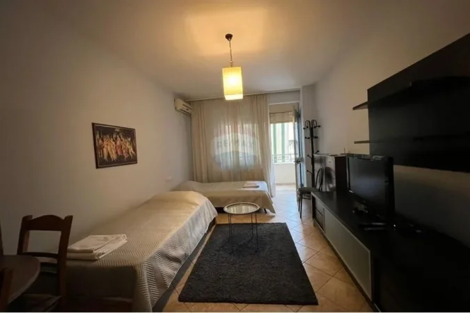 Tirane, jepet me qera apartament 2+1 , 90 m² 700 € (Apartament 2+1 per qira tek Sheshi Wilson!)