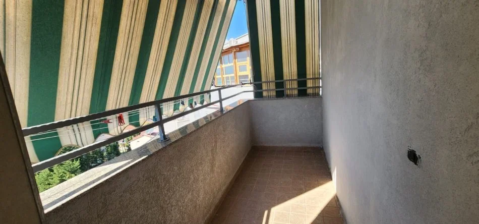 Tirane, shitet apartament 1+1+Ballkon Kati 4, 63 m² 77.000 € (FRESK)