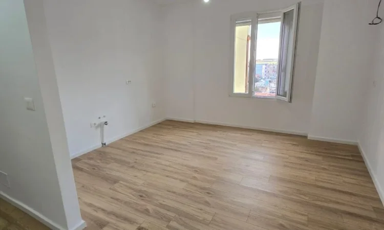 Tirane, shitet apartament 2+1+Aneks+Ballkon Kati 6, 75 m² 132.000 € (xhamllik)