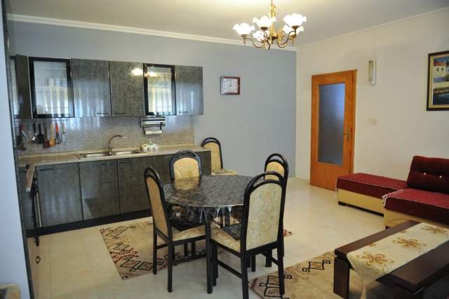 Tirane, jepet me qera apartament 2+1+BLK Kati 2, 88 m² 400 Euro (sulejman pasha)