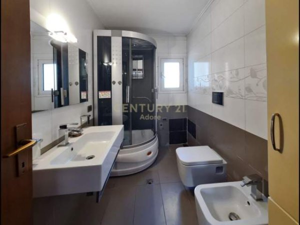 Tirane, shitet apartament 2+1+BLK Kati 5, 67 m² 75.000 Euro (Rr. Ali Visha)