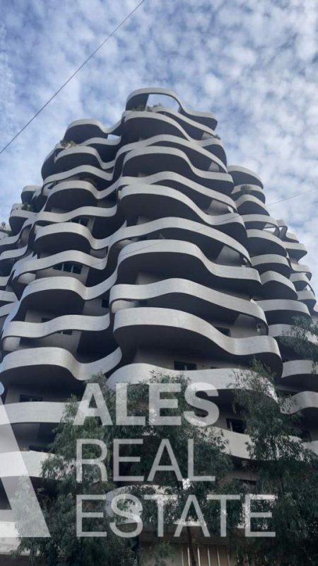 Tirane, shitet apartament Kati 4, 255 m²  (Rruga Faik Konica)