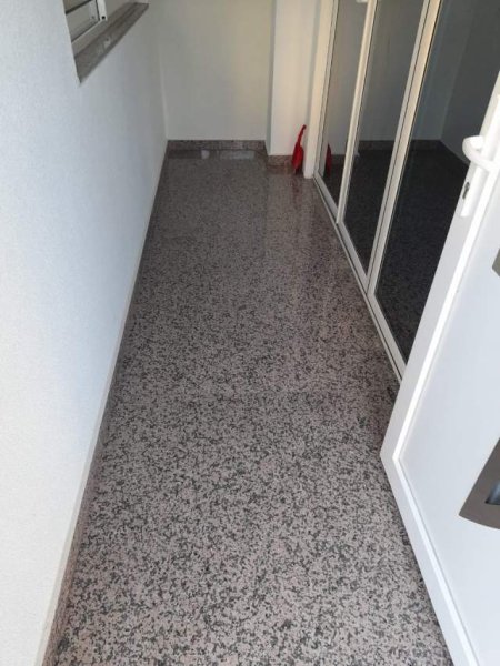 Tirane, jepet me qera apartament 2+1 Kati 1, 90 m² 450 Euro (seit bathorja)