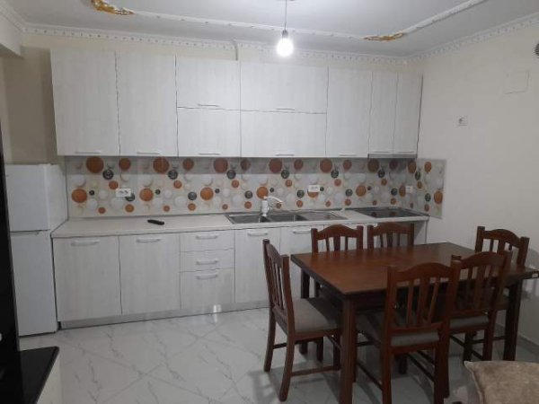 Tirane, jepet me qera apartament 2+1 Kati 1, 90 m² 450 Euro (seit bathorja)