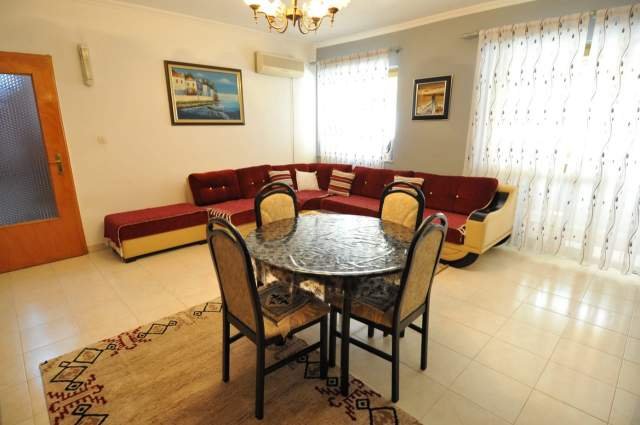Tirane, jepet me qera apartament 2+1+BLK Kati 2, 88 m² 400 Euro (sulejman pasha)