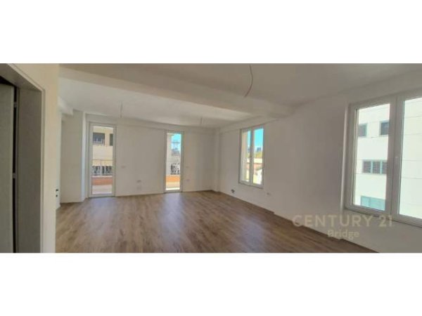 Tirane, shitet apartament 2+1+BLK Kati 3, 106 m² 371.000 Euro (Prane RTSH)
