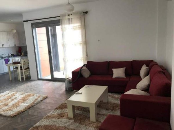 Tirane, jepet me qera apartament 2+1+A+BLK Kati 5, 105 m² 650 Euro (rruga e kosovareve)