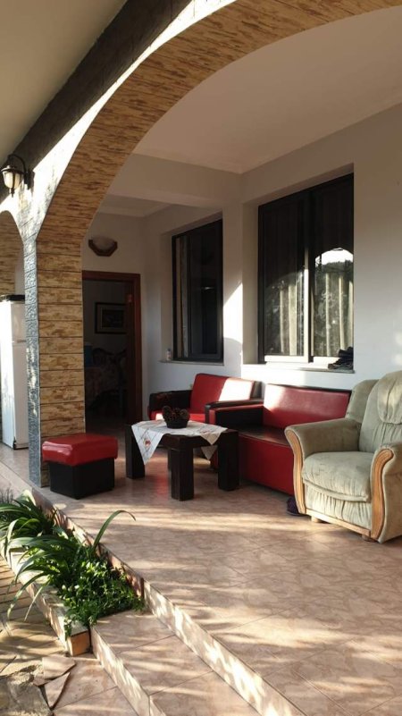 Tirane, jap me qera Vile 2+1 110 m² 1.400 Euro (Selite)