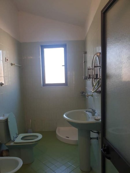 Tirane, jap me qera Vile 2+1 110 m² 1.400 Euro (Selite)