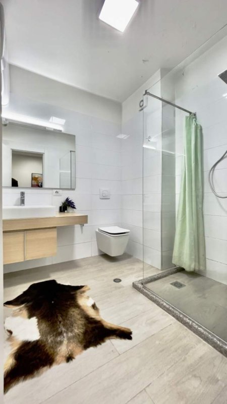 Tirane, jepet me qera apartament 1+1+BLK Kati 2, 550  (Perballe DELIJORGJIT)