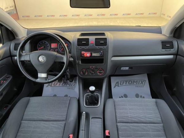 Tirane, shes makine Volkswagen golf 5 Viti 2007, 4.600 Euro