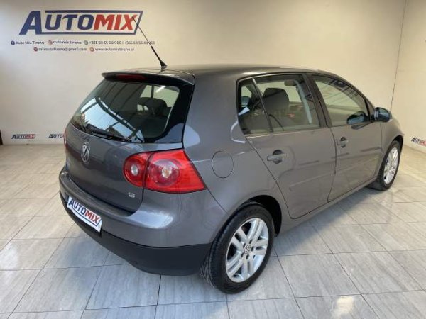 Tirane, shes makine Volkswagen golf 5 Viti 2007, 4.600 Euro