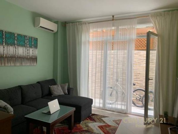Tirane, jap me qera apartament 1+1 Kati 1, 51 m² 350 Euro (liqeni thate)