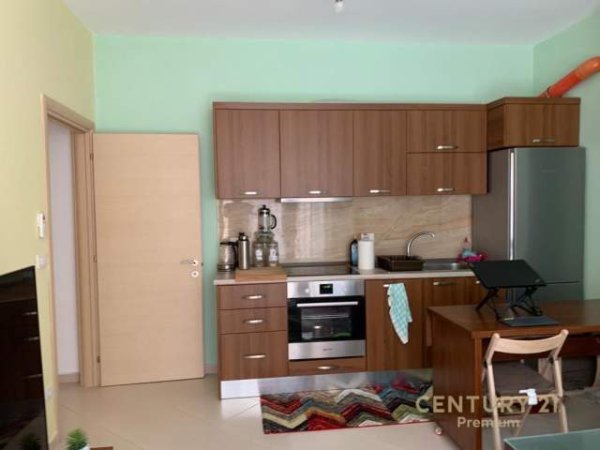 Tirane, jap me qera apartament 1+1 Kati 1, 51 m² 350 Euro (liqeni thate)