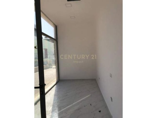 Tirane, jap me qera ambjent biznesi Kati 0, 56 m² 800 Euro (fiori di bosco)