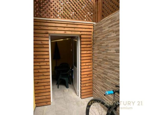 Tirane, jap me qera apartament 1+1 Kati 1, 51 m² 350 Euro (liqeni thate)