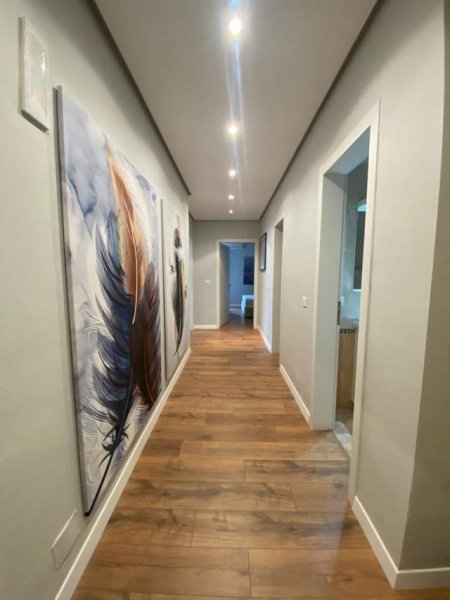 Luxury Apartment ❤ Apartament 2+1+2 me qira prane Ish-Ekspozites shume prane Myslym Shyrit dhe zones se Bllokut Tirane!  📐122 m2  ☀️ orientim plot dri