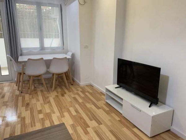 Tirane, jepet me qera apartament 1+1+BLK Kati 1, 65 m² 350 Euro (Bitraj Rezidence)