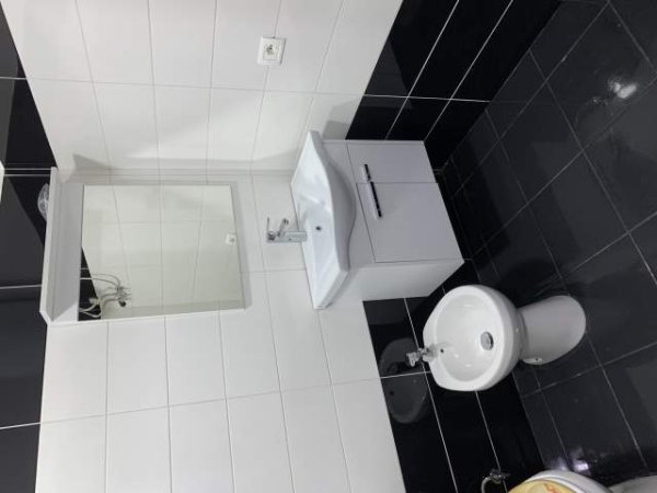 Tirane, jepet me qera apartament 1+1+BLK Kati 1, 65 m² 350 Euro (Bitraj Rezidence)