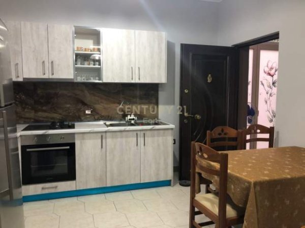Durres, jepet me qera apartament 2+1 Kati 0, 130 m² 250 Euro (Ujesjellesi, Durres)
