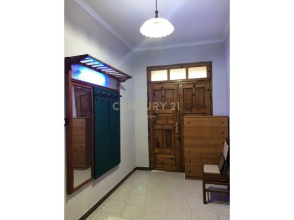 Durres, jepet me qera apartament 2+1 Kati 0, 130 m² 250 Euro (Ujesjellesi, Durres)