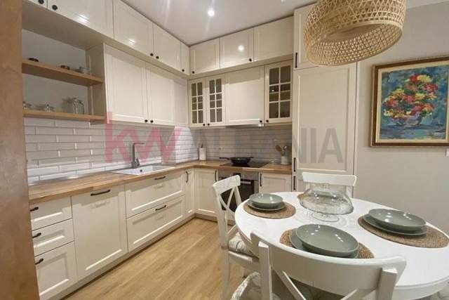 Tirane, jepet me qera apartament Kati 7, 110 m² 900 Euro (Rruga e Kavajes)
