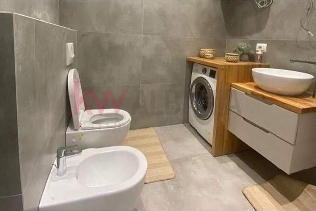 Tirane, jepet me qera apartament Kati 7, 110 m² 900 Euro (Rruga e Kavajes)
