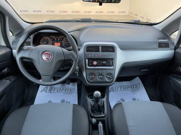 Tirane, shes makine Fiat PUNTO EVO Viti 2011, 4.800 Euro