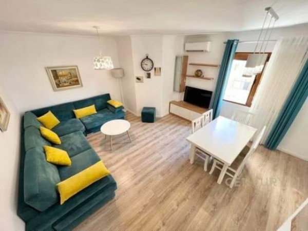 Tirane, jepet me qera apartament 1+1 Kati 8, 60 m² 400 Euro (Porcelan)