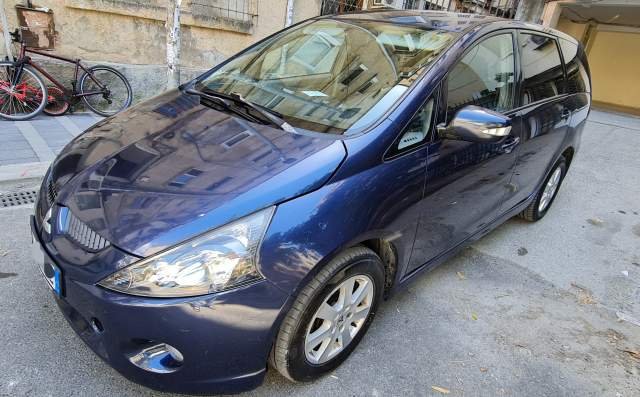 Tirane, shes makine karavan Mitsubishi Grandis Viti 2005, 4.500 Euro