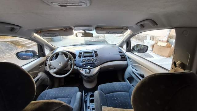 Tirane, shes makine karavan Mitsubishi Grandis Viti 2005, 4.500 Euro