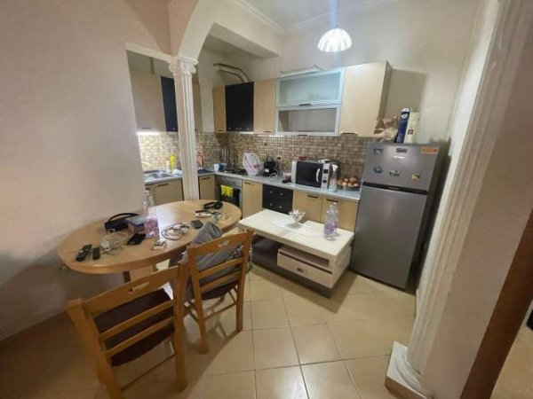 Tirane, jap me qera apartament 2+1+A+BLK Kati 6, 90 m² 350 Euro (Rruga Engjell Marashi)