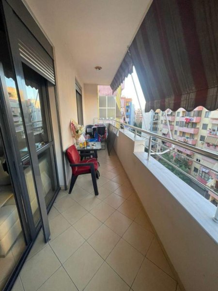 Tirane, jap me qera apartament 2+1+A+BLK Kati 6, 90 m² 350 Euro (Rruga Engjell Marashi)