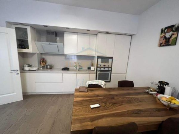 Tirane, jepet me qera apartament 1+1+A+BLK Kati 3, 70 m² 500 Euro (Liqeni Thate)