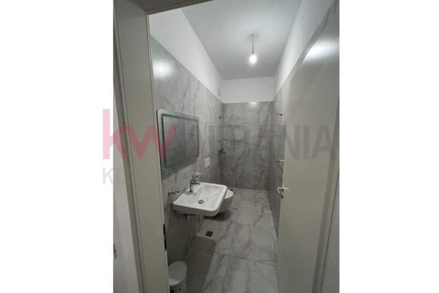 Tirane, shitet apartament 2+1+BLK Kati 3, 84 m² 159.800 Euro (Rruga e Kavajes)