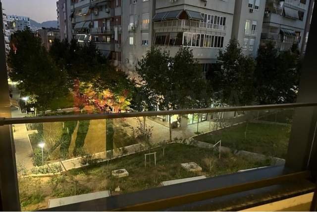Tirane, shitet apartament 2+1+BLK Kati 3, 84 m² 159.800 Euro (Rruga e Kavajes)