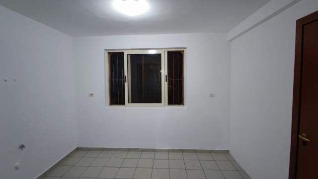 Tirane, jepet me qera ambjent biznesi Kati 1, 65 m² 35.000 Leke (Stadiumi Dinamo)