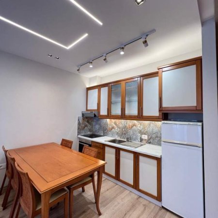 Tirane, shitet apartament 1+1+BLK Kati 4, 65 m² 120.000 Euro (rruga Pjeter Budi)