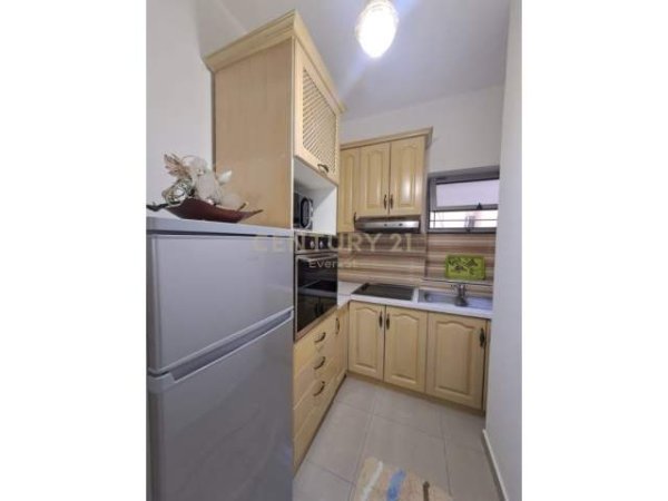 Tirane, jepet me qera apartament 1+1 Kati 3, 80 m² 450 Euro (Shkolla  e Baletit)