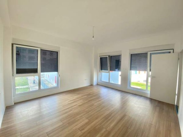 Tirane, jepet me qera apartament 1+1+A+BLK Kati 3, 75 m² 500 Euro (Rr kavajes)