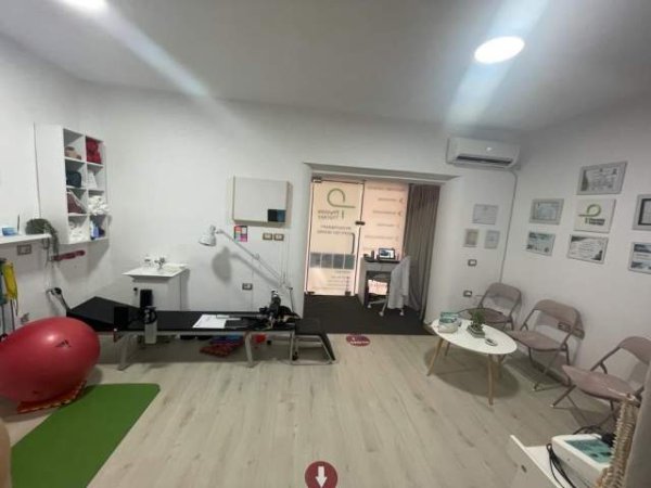 Tirane, jepet me qera ambient biznesi Kati 0, 35 m² 40.000 Leke (rruga Myslym Shyri)