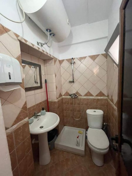 Tirane, jepet me qera ambient biznesi Kati 0, 35 m² 40.000 Leke (rruga Myslym Shyri)
