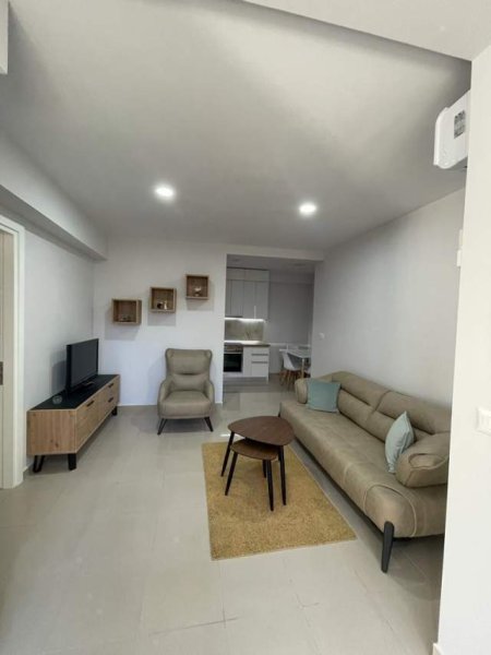 Tirane, jepet me qera apartament 1+1+BLK Kati 1, 60 m² 500 Euro (rruga kavajes)